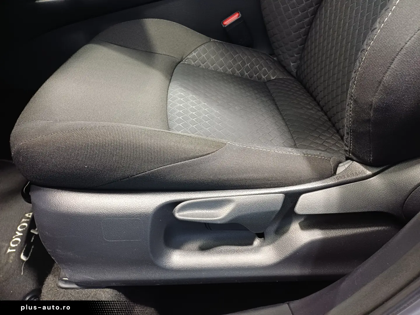 Toyota C-HR 1 8 Hybrid C-ENTER CVT