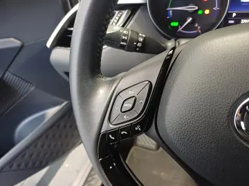 Toyota C-HR 1 8 Hybrid C-ENTER CVT