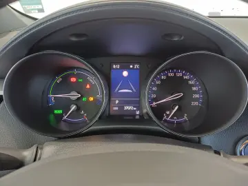 Toyota C-HR 1 8 Hybrid C-ENTER CVT
