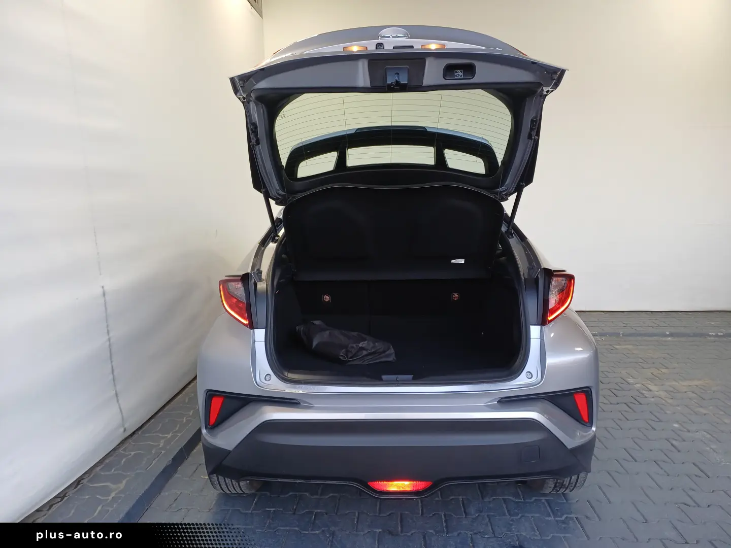 Toyota C-HR 1 8 Hybrid C-ENTER CVT