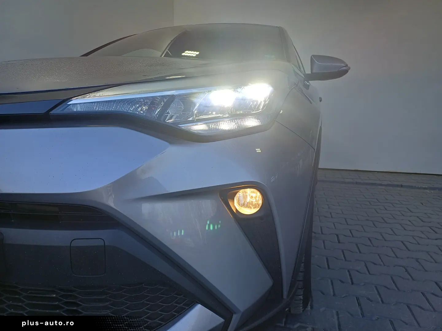 Toyota C-HR 1 8 Hybrid C-ENTER CVT