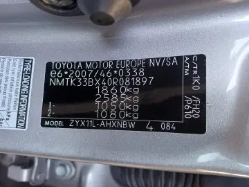 Toyota C-HR 1 8 Hybrid C-ENTER CVT