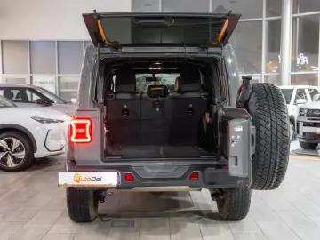 Jeep Wrangler UNLIMITED Sahara