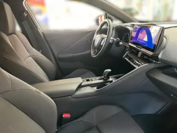 TOYOTA C-HR 2.0 Plug-in Hybrid ACC AUT LED Navi Virtual