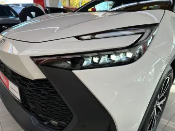 TOYOTA C-HR 2.0 Plug-in Hybrid ACC AUT LED Navi Virtual