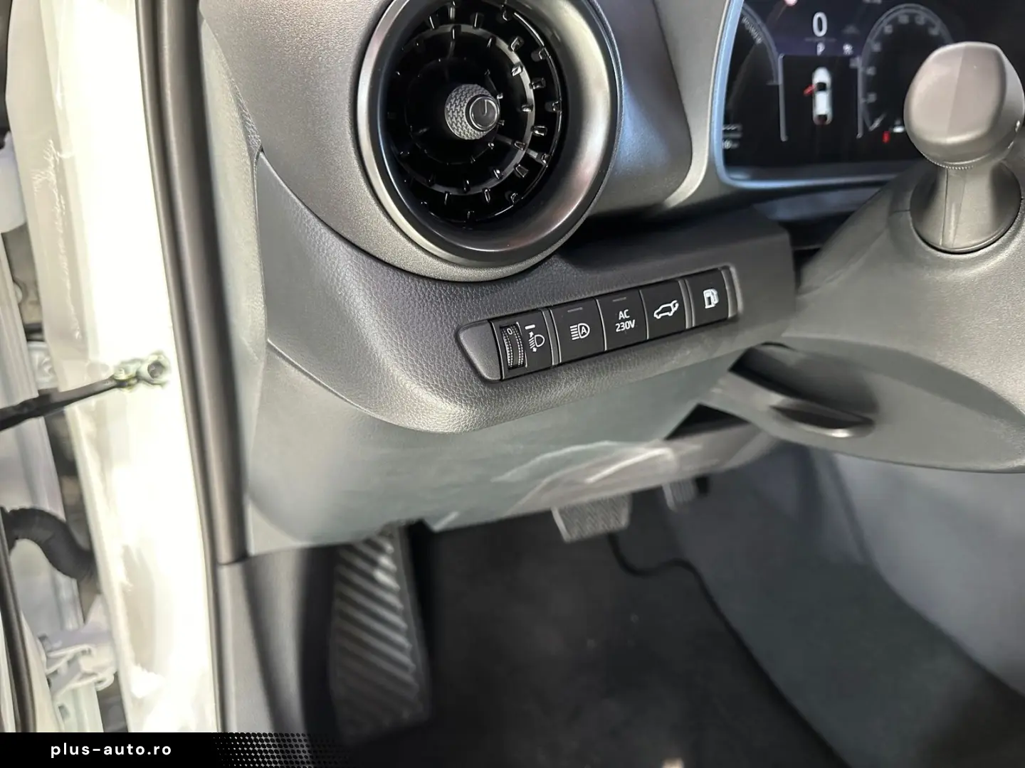 TOYOTA C-HR 2.0 Plug-in Hybrid ACC AUT LED Navi Virtual