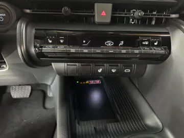 TOYOTA C-HR 2.0 Plug-in Hybrid ACC AUT LED Navi Virtual