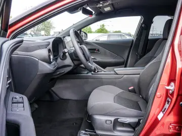 TOYOTA C-HR 2.0 Plug-In Hybrid Teamplayer Technik Paket