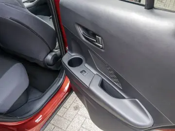 TOYOTA C-HR 2.0 Plug-In Hybrid Teamplayer Technik Paket