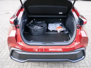 TOYOTA C-HR 2.0 Plug-In Hybrid Teamplayer Technik Paket