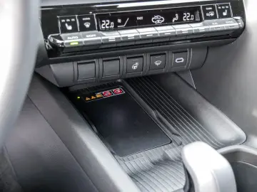 TOYOTA C-HR 2.0 Plug-In Hybrid Teamplayer Technik Paket