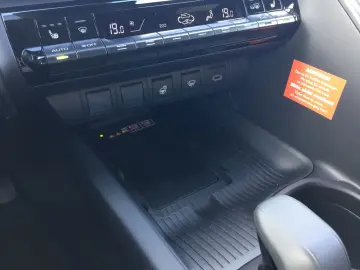 TOYOTA C-HR 2.0 Plugin-Hybrid Teamplayer Sitzheizung DA