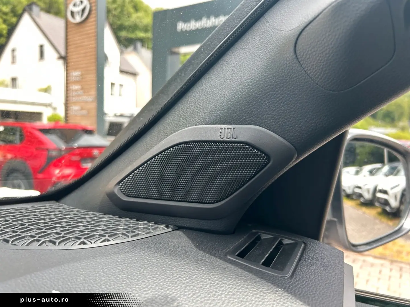 TOYOTA MY25 Tacoma Trailhunter  ON STOCK