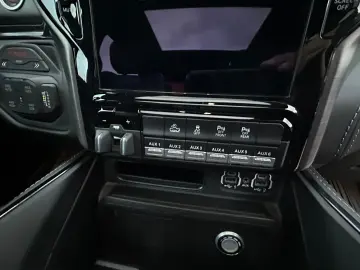 DODGE RAM TRX 6.2l Supercharged Hemi V8