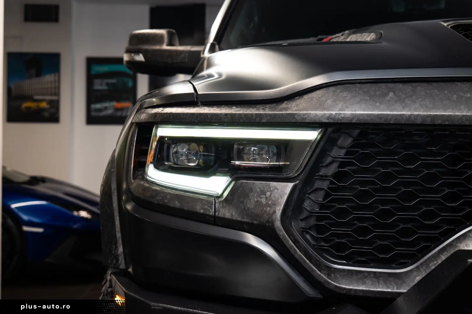 DODGE RAM 1500 TRX Harman Kardon Car tent