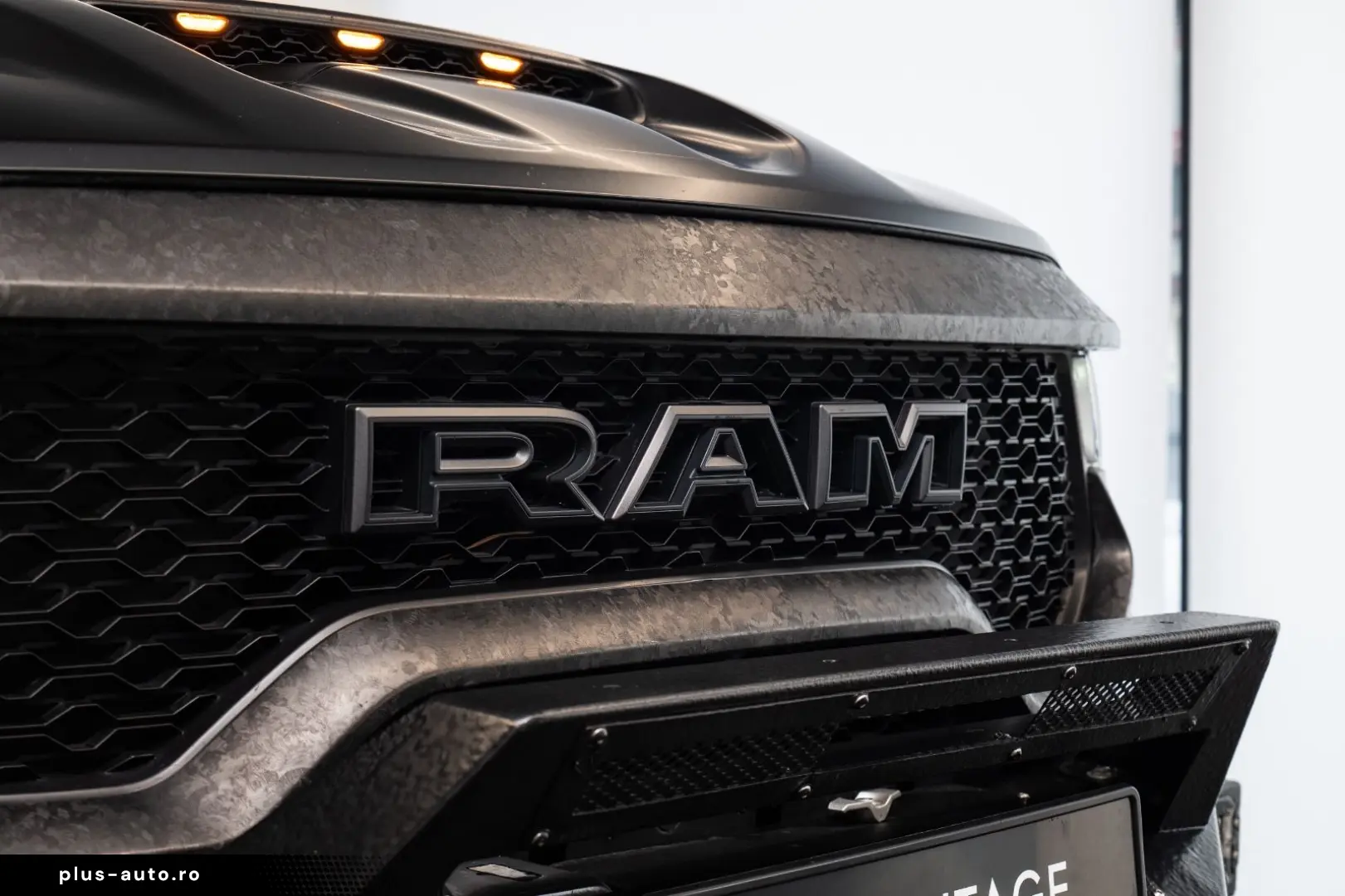 DODGE RAM 1500 TRX Harman Kardon Car tent