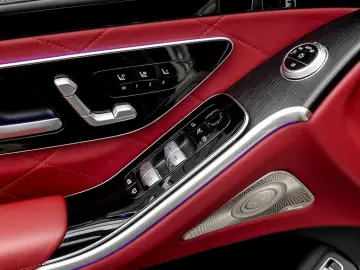 MERCEDES-BENZ S 580 e 4M BURM DISTR LEDER PANO SITZKLIMA