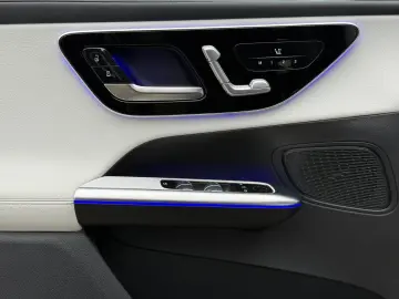 MERCEDES-BENZ GLC 220 d AMG AHK LED 360  MEMORY TOTWINKEL