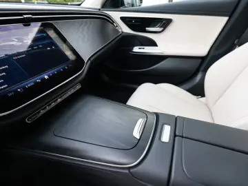 MERCEDES-BENZ E 300 e T Avantgarde Advanced AHK Dist&hellip;