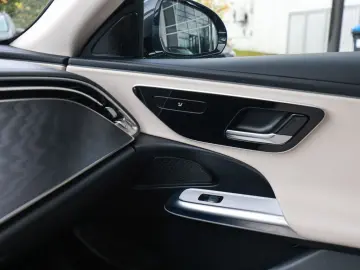 MERCEDES-BENZ E 300 e T Avantgarde Advanced AHK Dist&hellip;