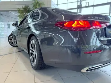 MERCEDES-BENZ E 300 de AVANTG.  Beige Int  AIRMATIC &hellip;