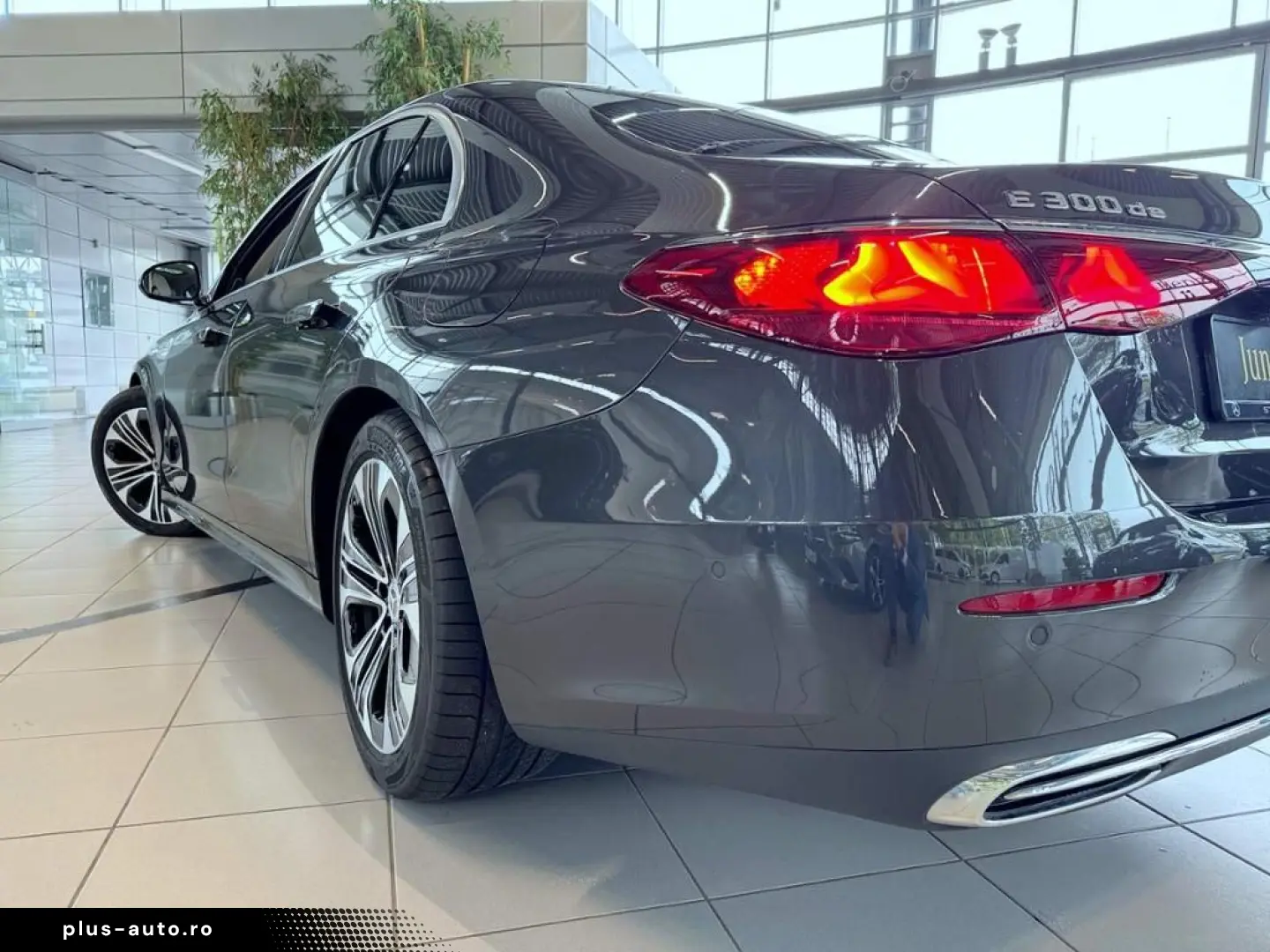 MERCEDES-BENZ E 300 de AVANTG.  Beige Int  AIRMATIC &hellip;