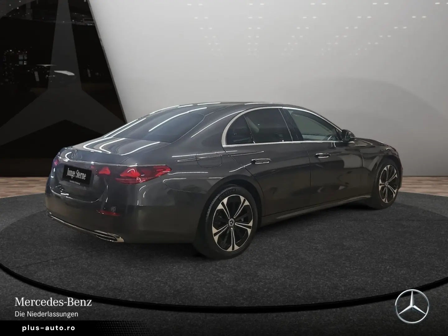 MERCEDES-BENZ E 300 e Avantgarde Adv.  PANO FAHRASS  DIGI