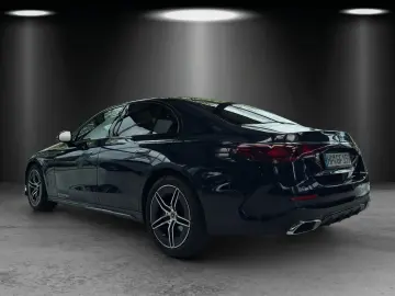 MERCEDES-BENZ E 200 d AMG Pano AHK Memory DISTR 360