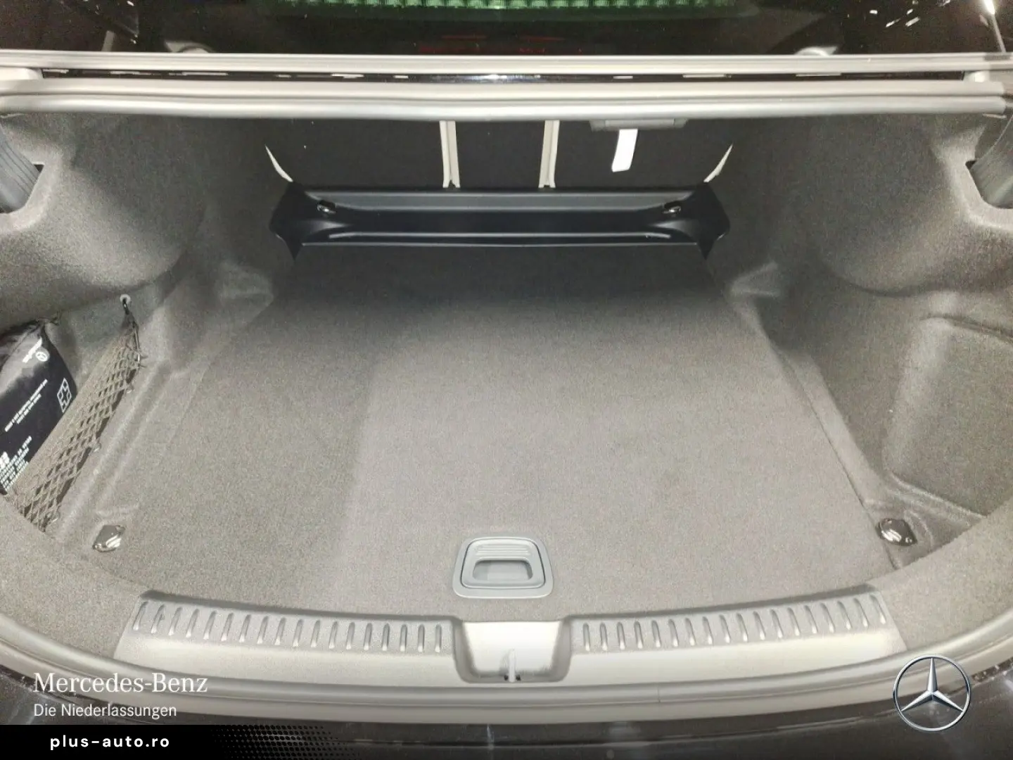 MERCEDES-BENZ E 200 AMG Prem  PANO HUD DISTR HUD Bur4D MBUX