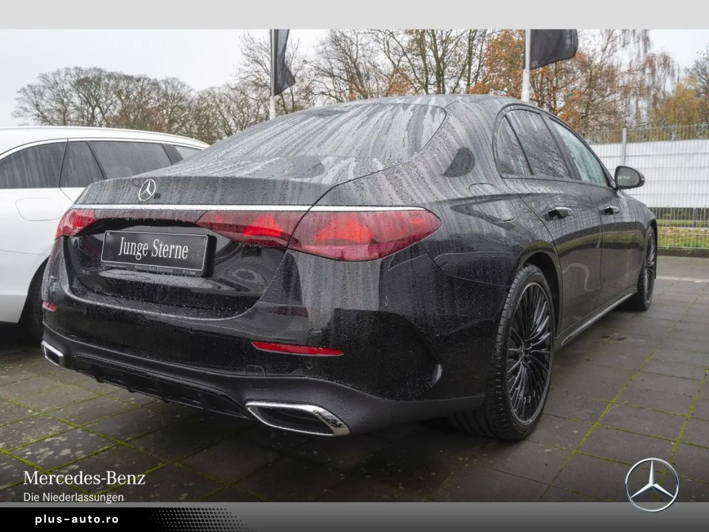 MERCEDES-BENZ E 220 d AMG Prem. PANO NIGHT 20  Bur4D&hellip;