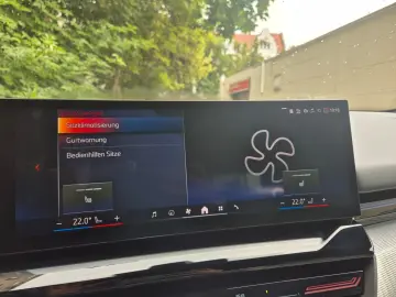 BMW 520 i M Sport Laser Pano Wide Cam Assistant H&K