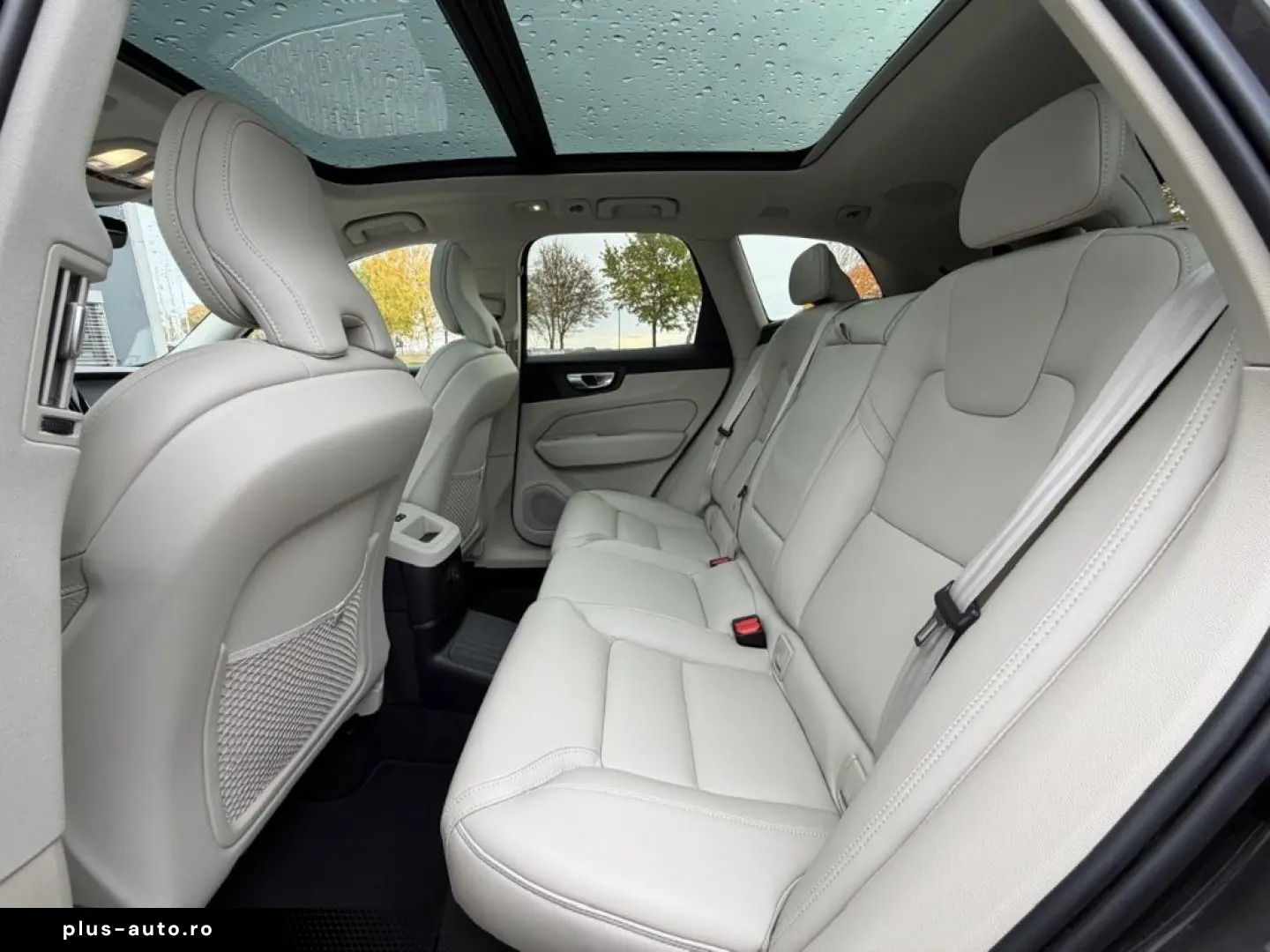 VOLVO XC60 Ultimate Bright Plug-In Hybrid T8