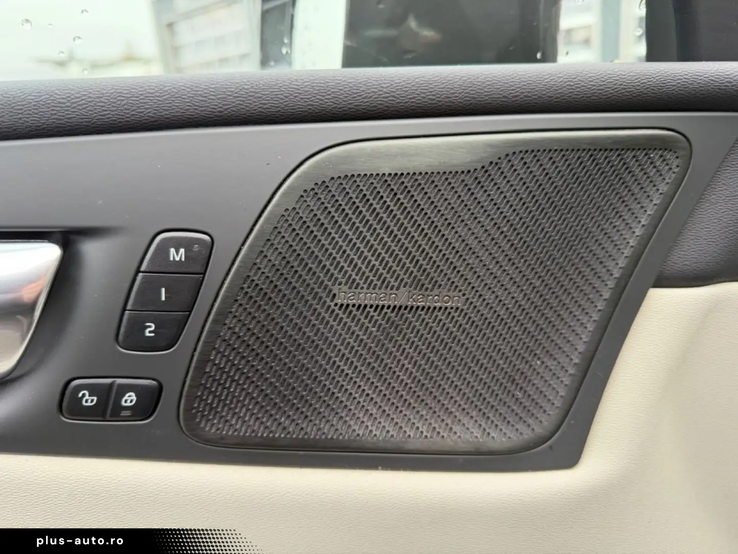 VOLVO XC60 Ultimate Bright Plug-In Hybrid T8