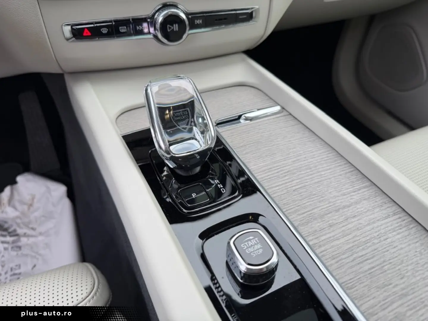 VOLVO XC60 Ultimate Bright Plug-In Hybrid T8