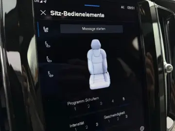 VOLVO XC60 Ultimate Bright Plug-In Hybrid T8