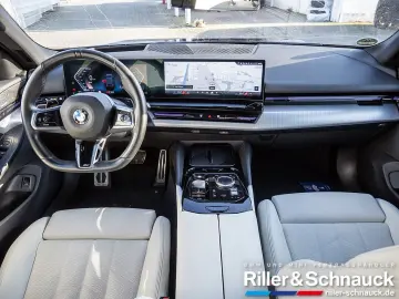 BMW 520d M-Sport 360  LED HUD H K NAVI KEYLESS KLIMA
