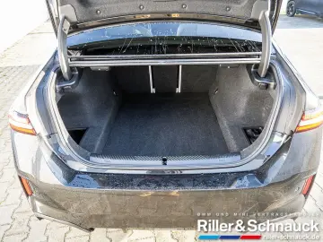 BMW 520d M-Sport 360  LED HUD H K NAVI KEYLESS KLIMA