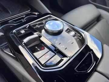 BMW 520d Limousine HUD H&K Sitzebelüftung 360