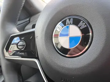 BMW 520d Limousine HUD H&K Sitzebelüftung 360