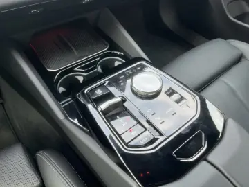 BMW 520i Sitzbelüft. Standhzg. 19 LMR Head-Up