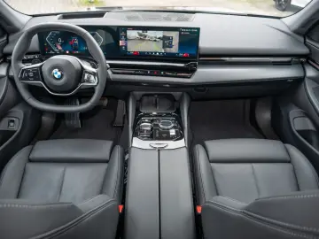 BMW 520i 360 KAM HUD SITZBELÜFTUNG HK