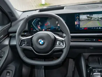 BMW 520i 360 KAM HUD SITZBELÜFTUNG HK
