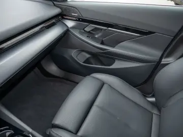 BMW 520i 360 KAM HUD SITZBELÜFTUNG HK