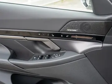 BMW 520i 360 KAM HUD SITZBELÜFTUNG HK