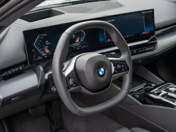 BMW 520i 360 KAM HUD SITZBELÜFTUNG HK