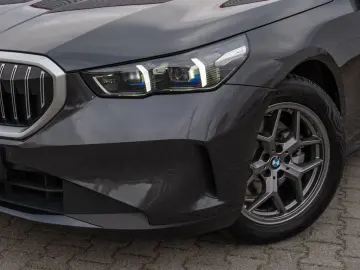 BMW 520i 360 KAM HUD SITZBELÜFTUNG HK