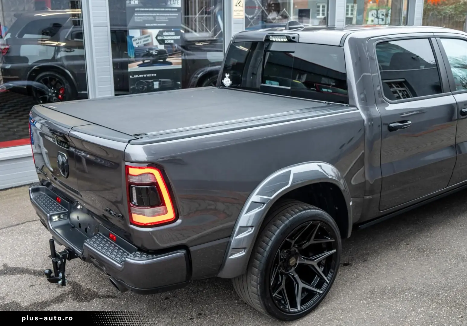 DODGE RAM Limited Night 5.7l Luft LPG ACC