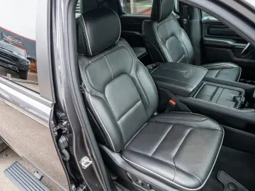 DODGE RAM Limited Night 5.7l Luft LPG ACC