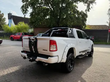 DODGE V8 OFFROAD LIFT BÜGEL LED 4X4 NAVI AHK GARANTIE