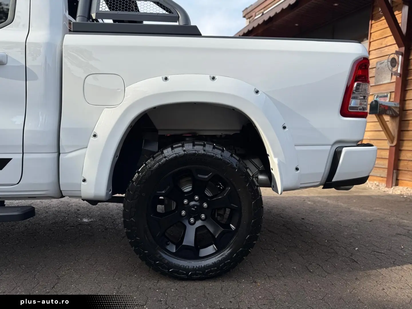 DODGE V8 OFFROAD LIFT BÜGEL LED 4X4 NAVI AHK GARANTIE